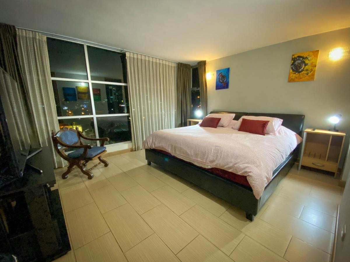 2 Rooms, 1 King Size Bed, 64" Smart Hdtv 危地马拉 外观 照片