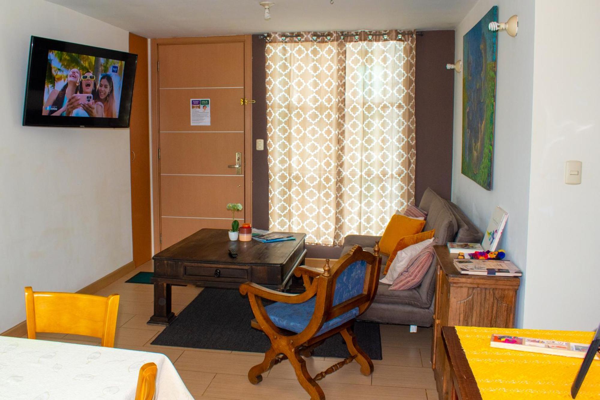 2 Rooms, 1 King Size Bed, 64" Smart Hdtv 危地马拉 外观 照片